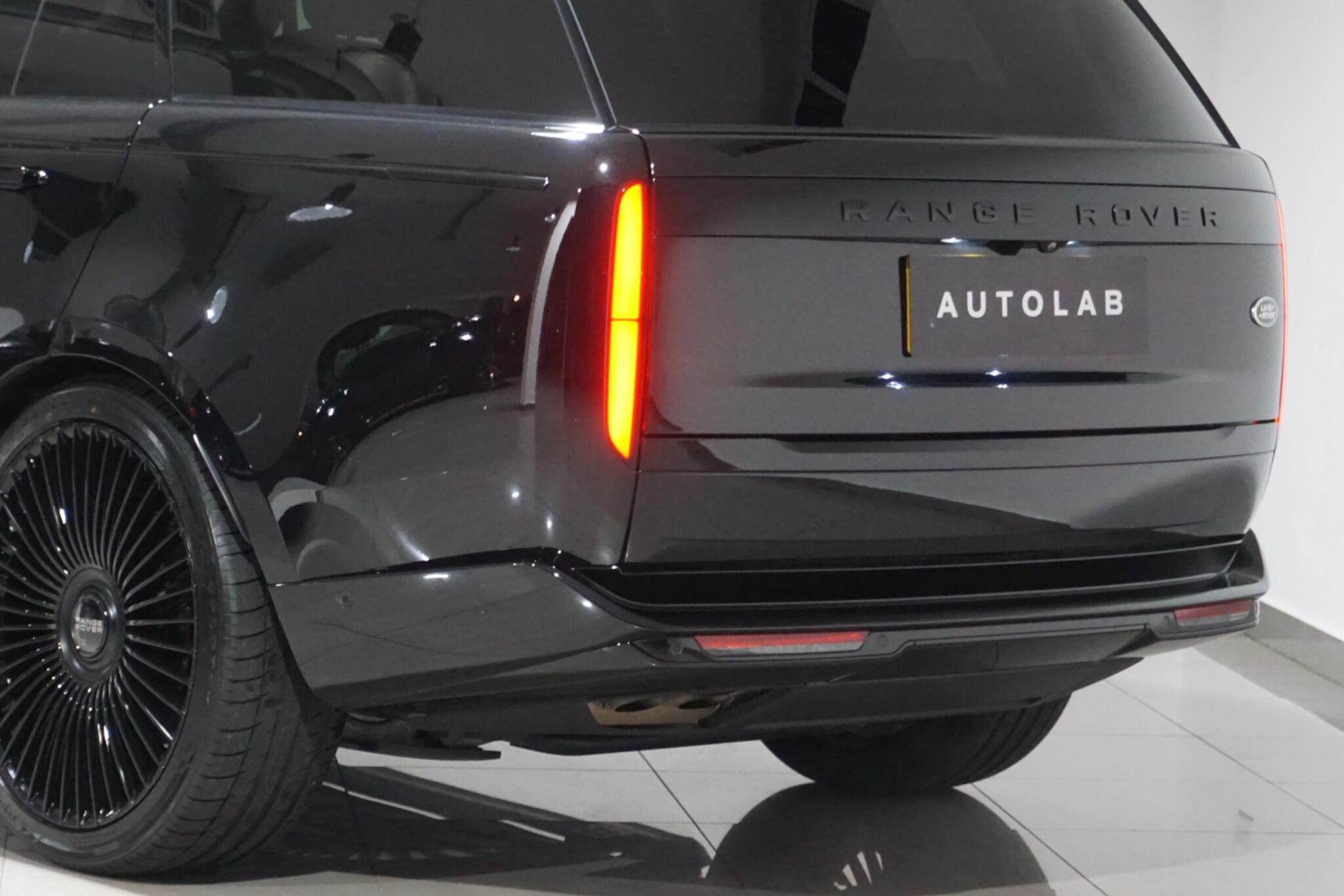 Land Rover Range Rover 3.0 D300 MHEV Autobiography SUV 5dr Diesel Auto 4WD Euro 6 (s/s) (300 ps)